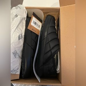 NWT - Northface Thermoball Traction Mule